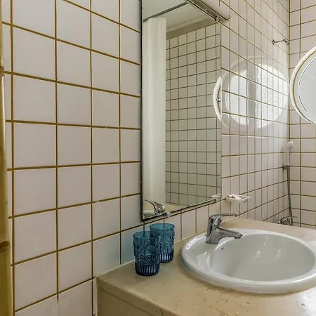 Feels Like Cozy Flat With Pool